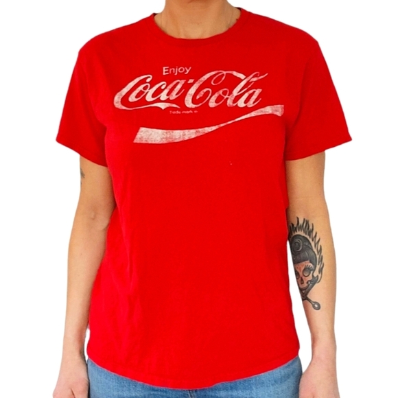 Coca Cola Short Sleeve Shirt Size Medium Cotton Red - Picture 1 of 3